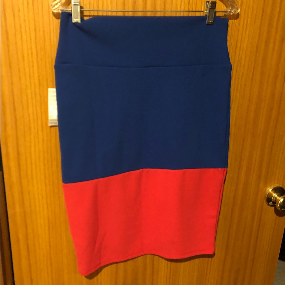 LulaRoe Cassie size Medium NWT